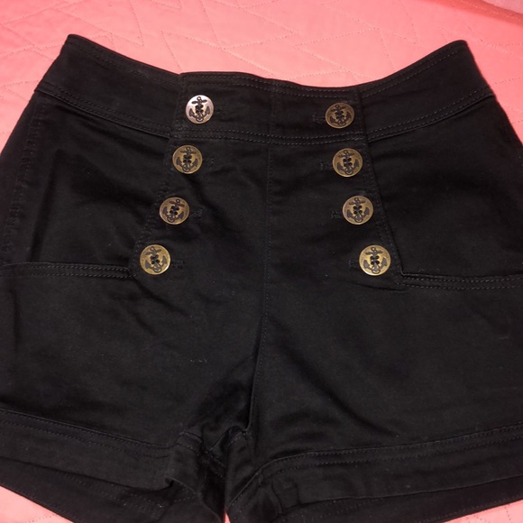 Express Pants - BLACK EXPRESS SHORTS